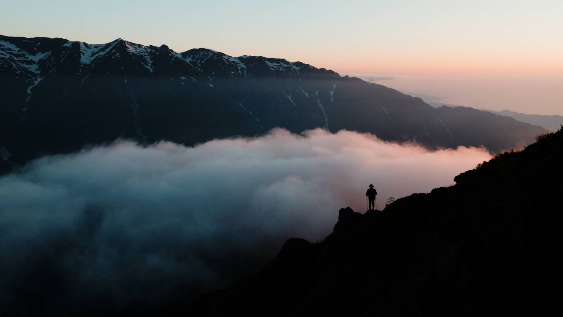 yx.00 04 38 20.Standbild034